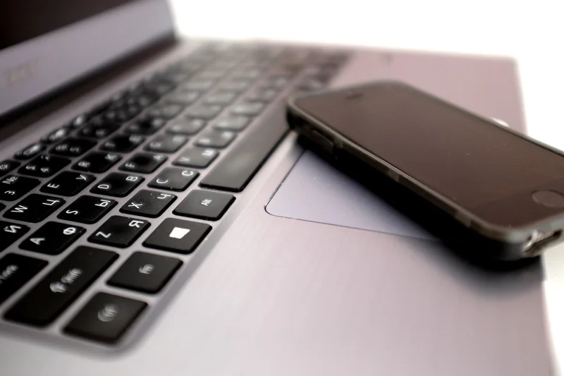 The 2026 Low-EMF Laptop Checklist